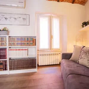 https://via-alfieri-15-vecchie-atmosfere.it-lombardy.com